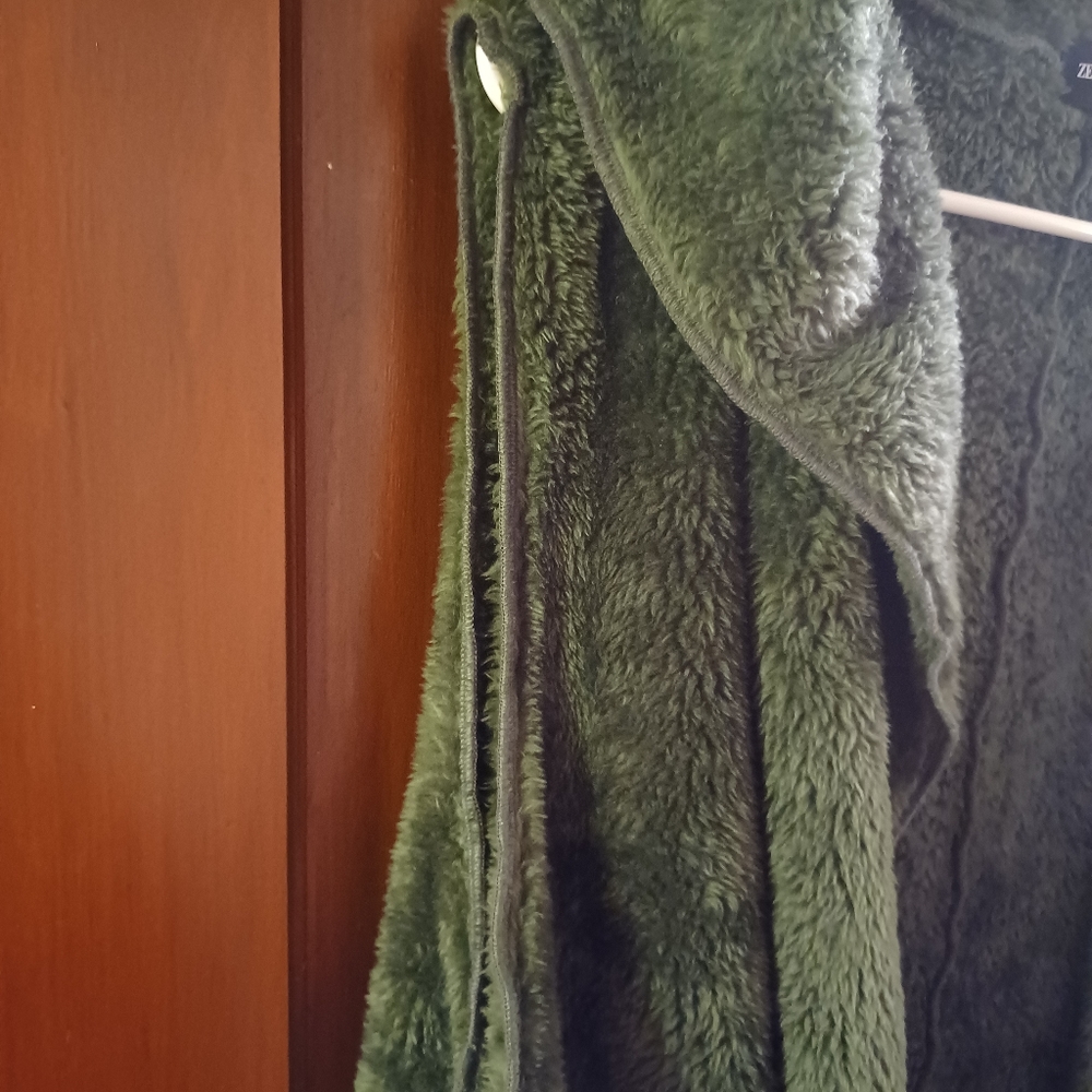 Fuzzy Vest Jacket - Picture 9 of 9